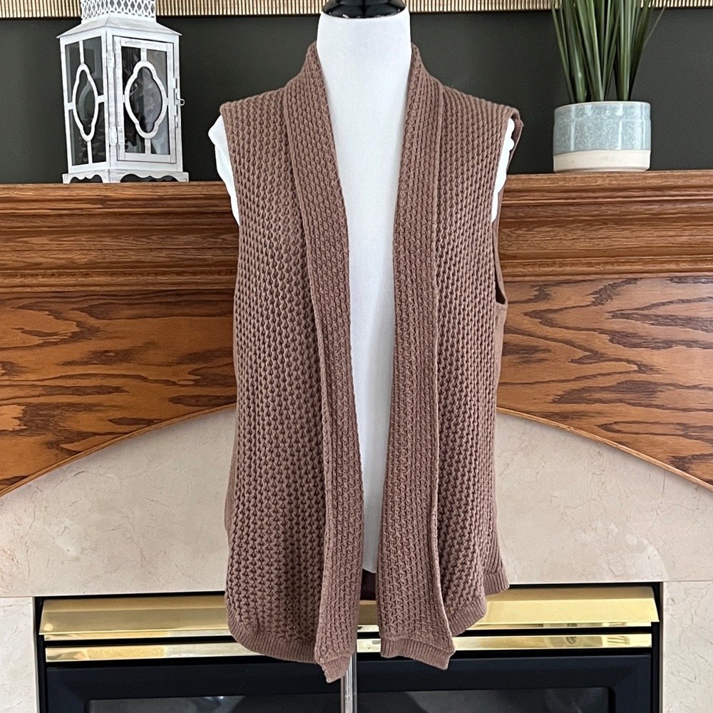 Croft and Barrow Brown Sleeveless Crochet Cardigan Sweater Sz. L